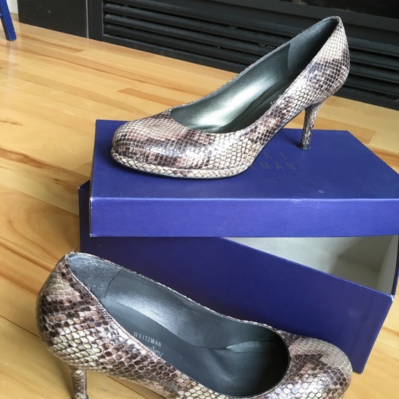 Stuart Weitzman Platform Pump - Picture 2 of 7